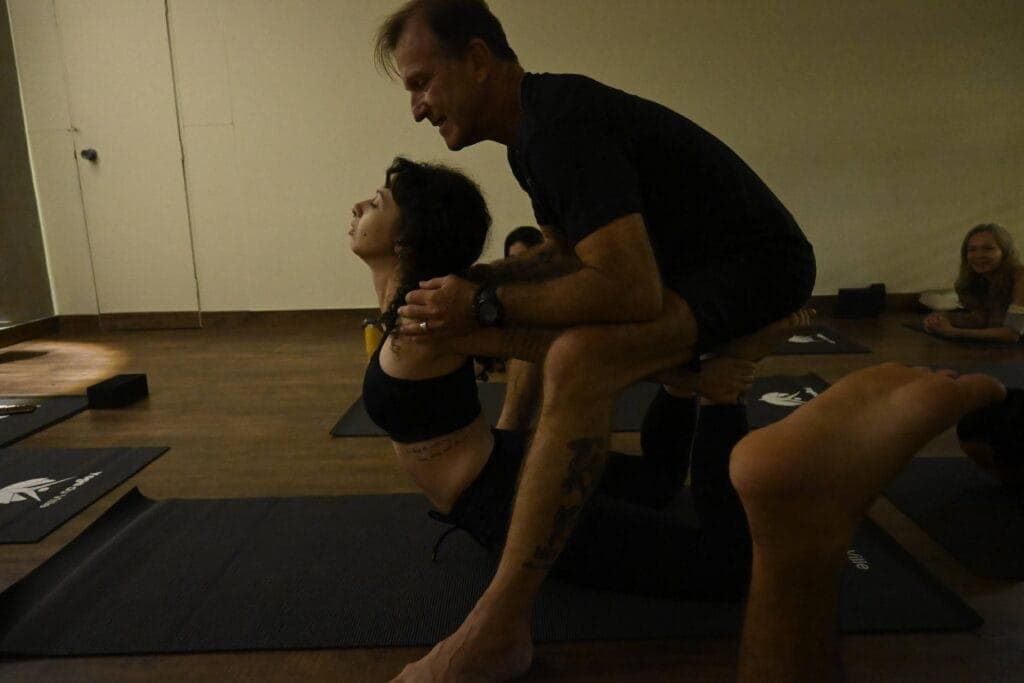Emmerson Almeida — Yoga du Ville